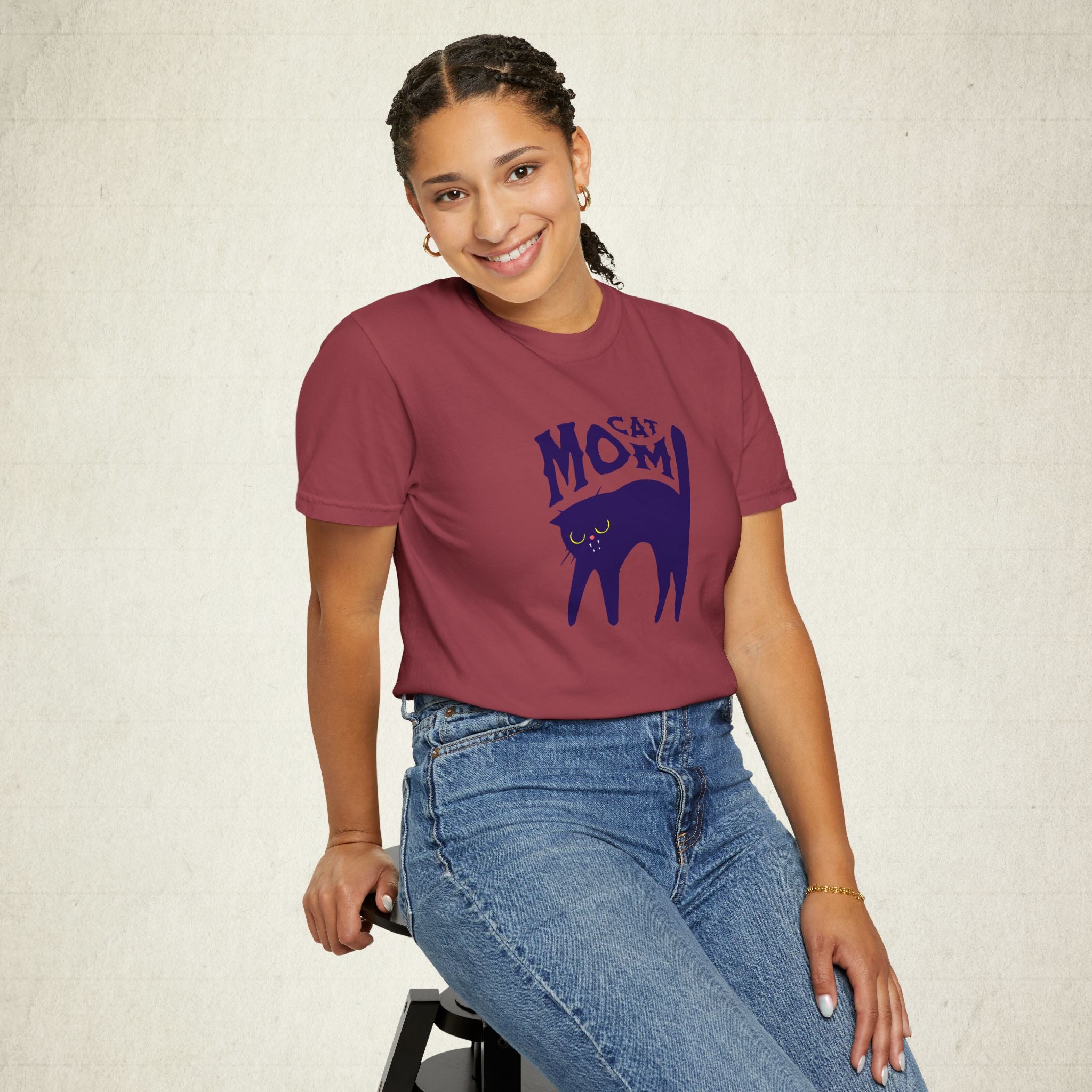 Cat Mom Garment-Dyed Women T-shirt