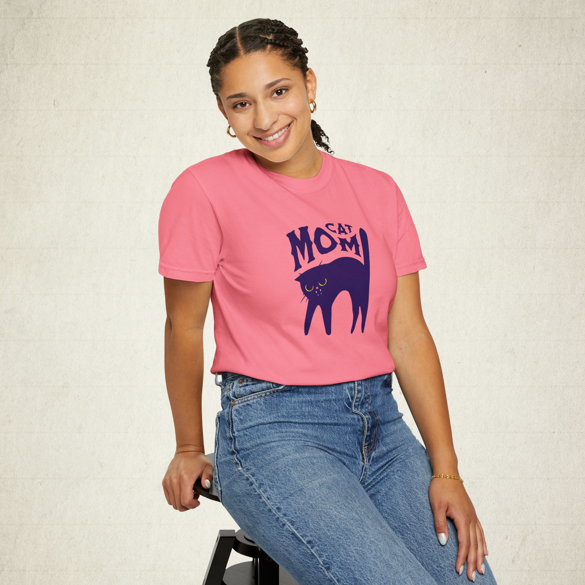 Cat Mom Garment-Dyed Women T-shirt