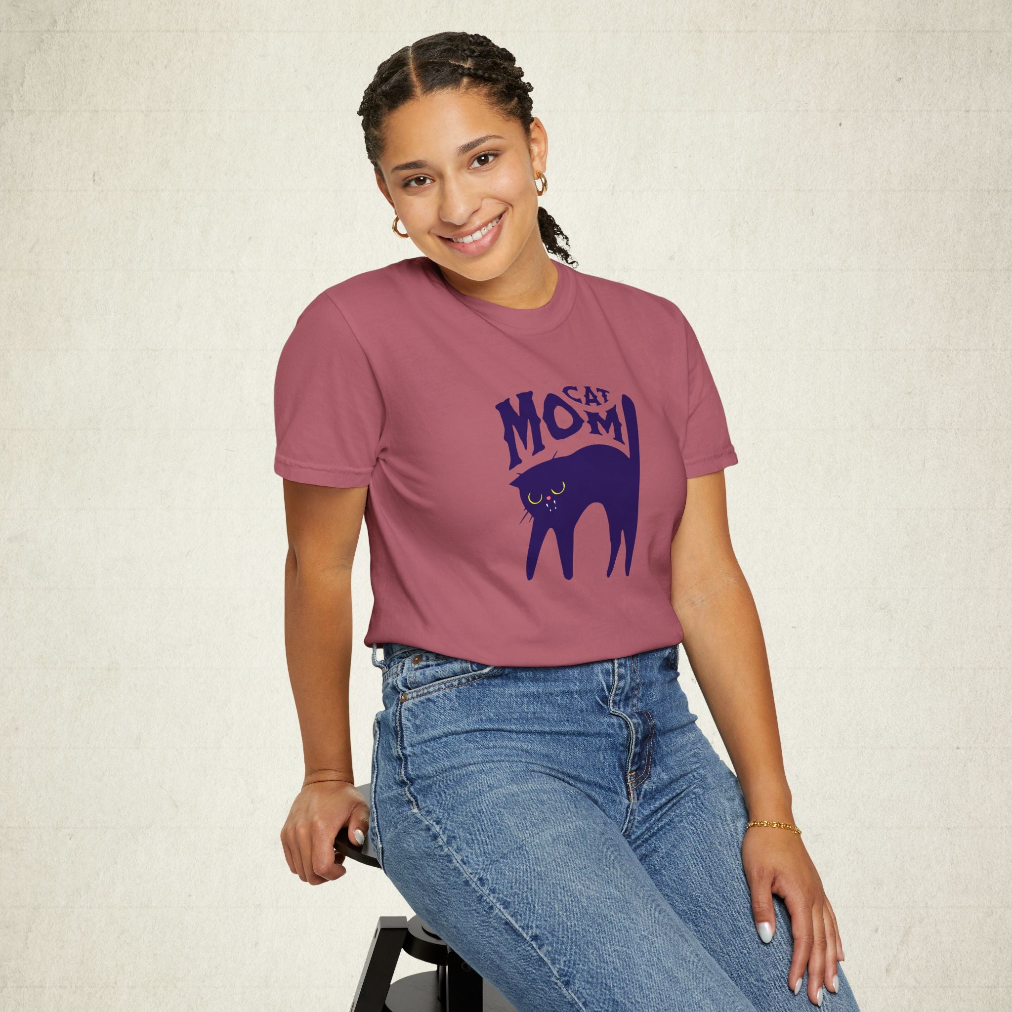 Cat Mom Garment-Dyed Women T-shirt