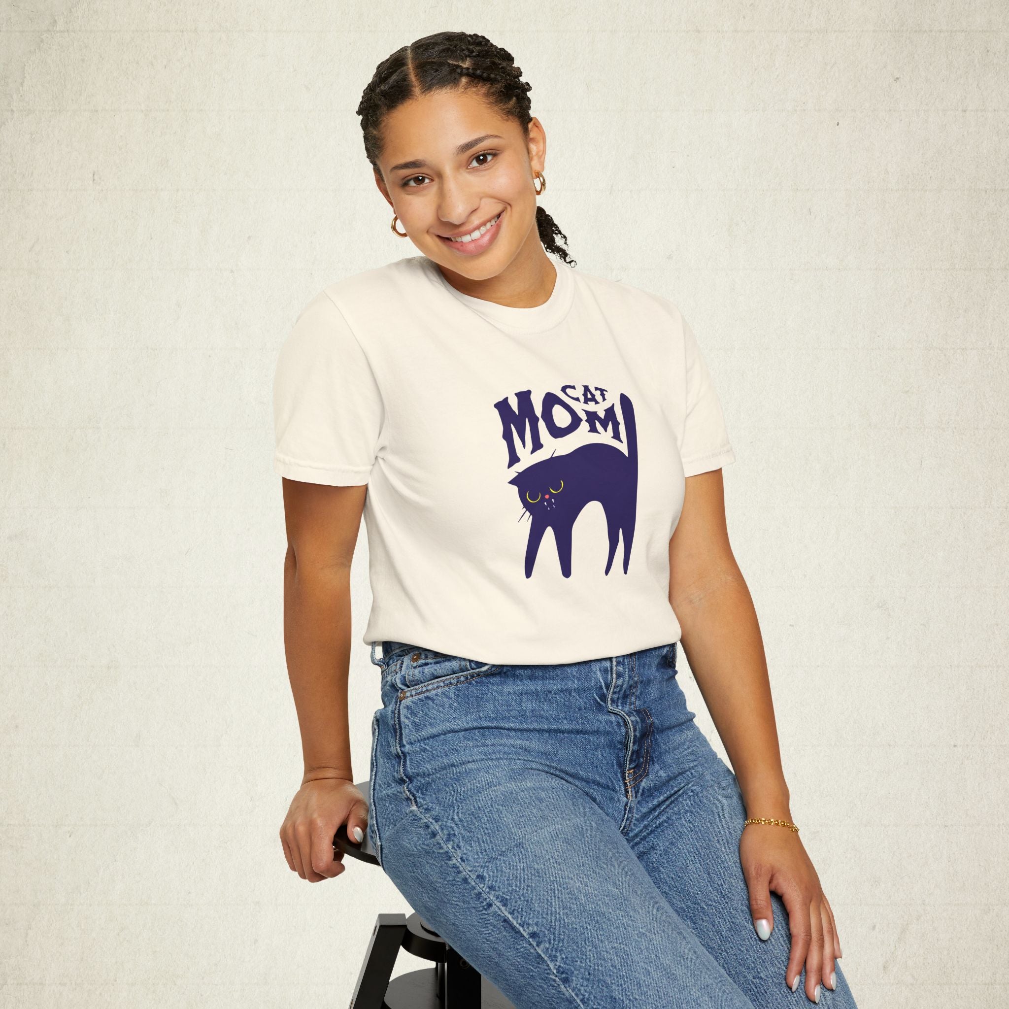 Cat Mom Garment-Dyed Women T-shirt