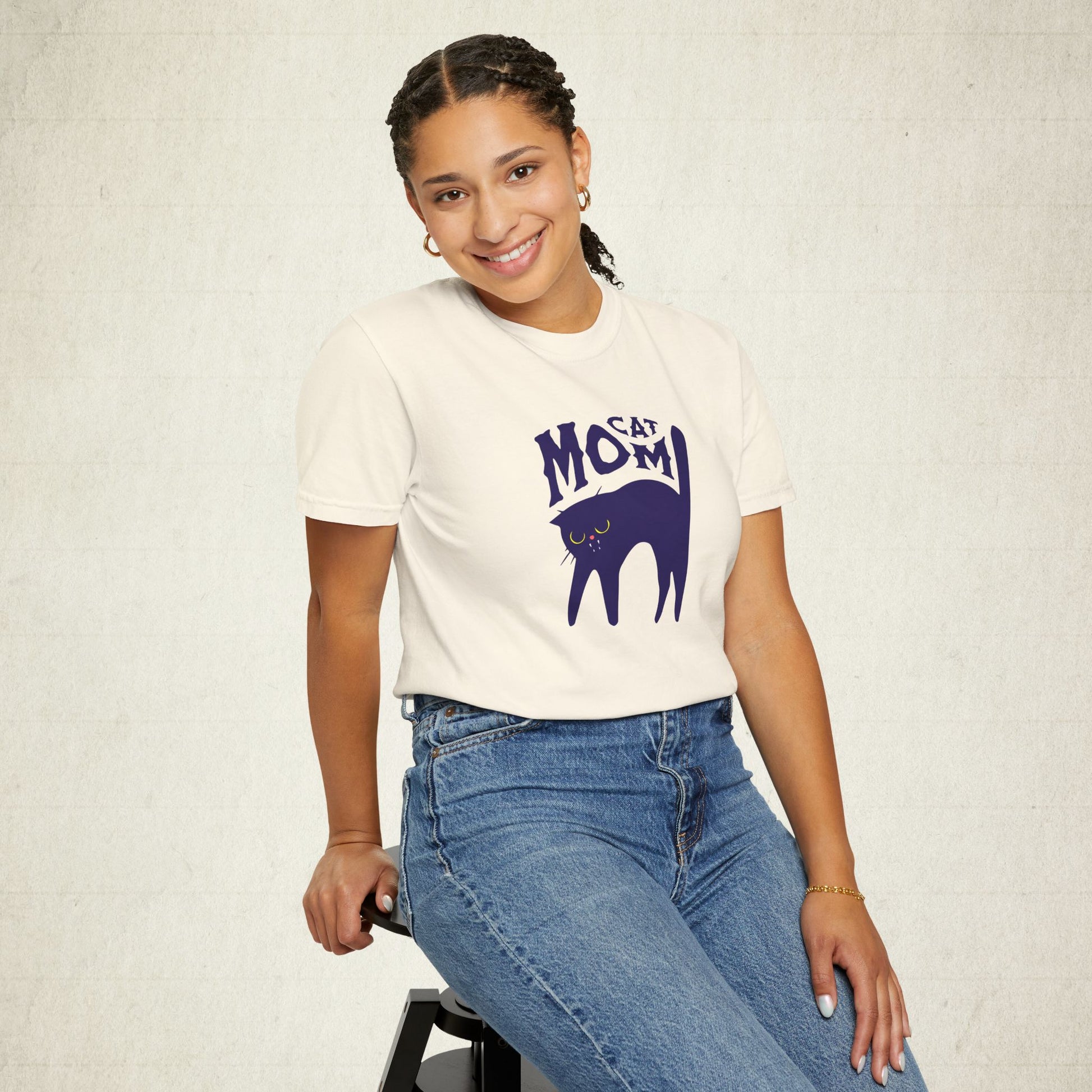 Cat Mom Garment-Dyed Women T-shirt